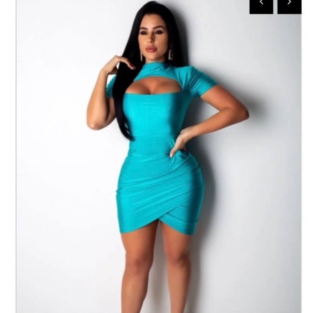 NWT Turquoise Aqua Keyhole Dress